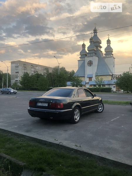 Audi A8 2000  випуску Львів з двигуном 4.2 л  седан автомат за 2300 долл. 