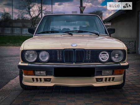 BMW 525 1984  випуску Одеса з двигуном 2.5 л бензин седан механіка за 3500 долл. 