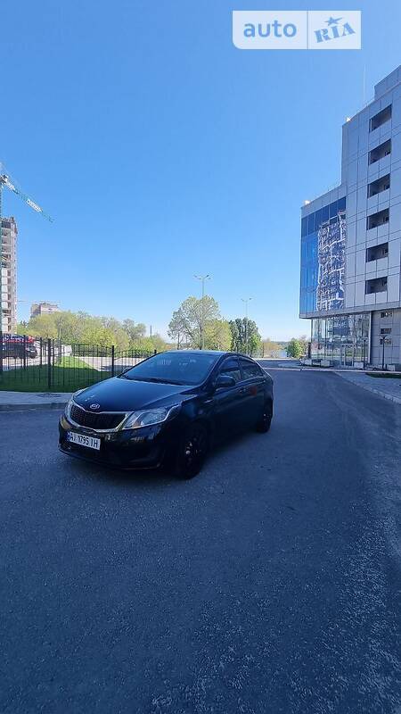 KIA Rio 2013  випуску Запоріжжя з двигуном 1.4 л  седан механіка за 5000 долл. 