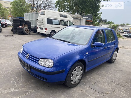 Volkswagen Golf 2001  випуску Івано-Франківськ з двигуном 1.4 л бензин хэтчбек механіка за 3100 євро 