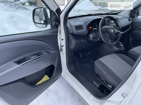 Fiat Doblo 2012  випуску Івано-Франківськ з двигуном 0 л дизель мінівен механіка за 5800 долл. 