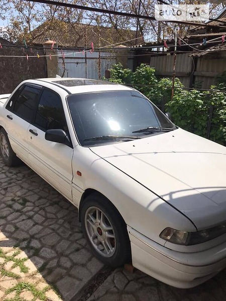 Mitsubishi Galant 1991  випуску Одеса з двигуном 2 л  седан механіка за 2700 долл. 