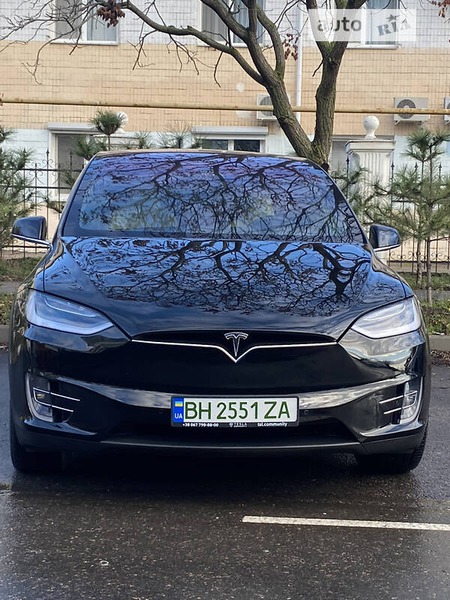 Tesla X 2019  випуску Одеса з двигуном 0 л  позашляховик  за 77000 долл. 