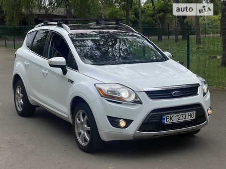 Ford Kuga 2009  випуску Луцьк з двигуном 2 л дизель універсал механіка за 9399 долл. 