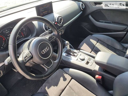 Audi A3 Limousine 2015  випуску Київ з двигуном 2 л дизель хэтчбек  за 22600 долл. 