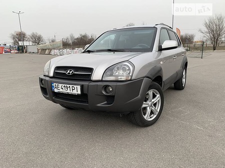 Hyundai Tucson 2006  випуску Дніпро з двигуном 2 л дизель позашляховик автомат за 9000 долл. 