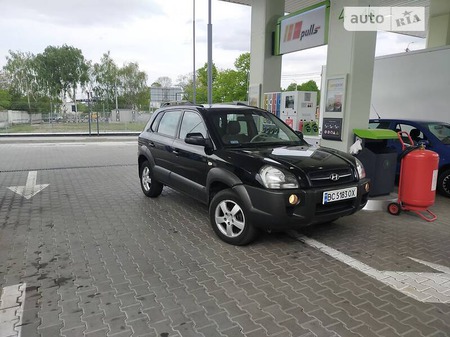 Hyundai Tucson 2005  випуску Київ з двигуном 2 л дизель позашляховик механіка за 6099 долл. 