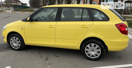 Skoda Fabia 2013  випуску Київ з двигуном 1.6 л дизель універсал механіка за 5800 долл. 