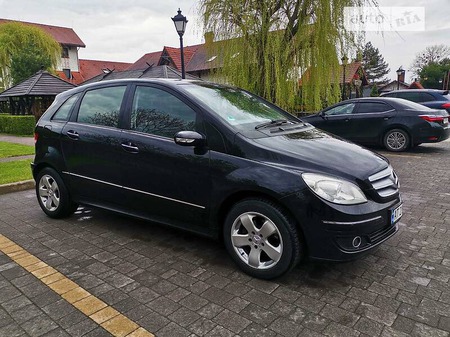 Mercedes-Benz B 200 2007  випуску Івано-Франківськ з двигуном 0 л дизель універсал автомат за 8050 долл. 