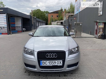 Audi A3 Limousine 2006  випуску Івано-Франківськ з двигуном 1.9 л дизель купе механіка за 5300 долл. 