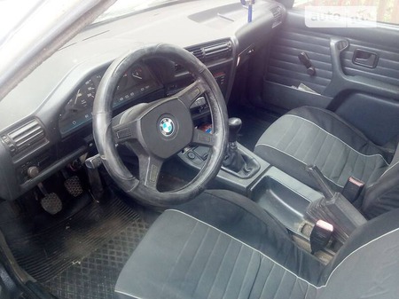 BMW 324 1987  випуску Львів з двигуном 2.4 л дизель седан механіка за 1200 долл. 