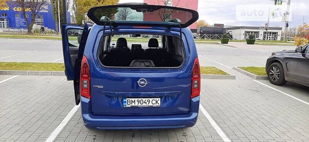 Opel Combo Life 2020  випуску Хмельницький з двигуном 1.5 л дизель мінівен автомат за 23200 долл. 