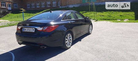 Hyundai Sonata 2013  випуску Рівне з двигуном 2.4 л бензин седан автомат за 12000 долл. 