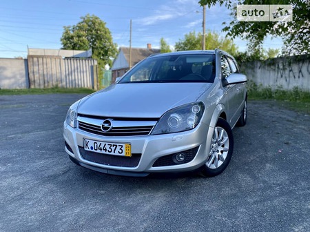 Opel Astra 2008  випуску Рівне з двигуном 1.7 л дизель універсал механіка за 5100 долл. 