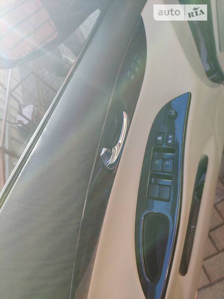 Infiniti QX50 2016  випуску Вінниця з двигуном 3.7 л бензин позашляховик автомат за 18000 долл. 