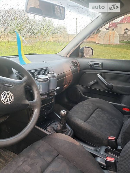 Volkswagen Golf 1998  випуску Луцьк з двигуном 1.9 л дизель хэтчбек  за 3999 долл. 