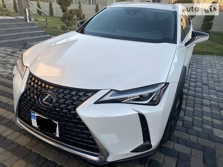 Lexus UX 200 2019  випуску Вінниця з двигуном 2 л бензин ліфтбек автомат за 26500 долл. 
