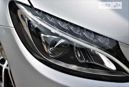 Mercedes-Benz C 300 2015  випуску Київ з двигуном 2 л бензин седан автомат за 28700 долл. 