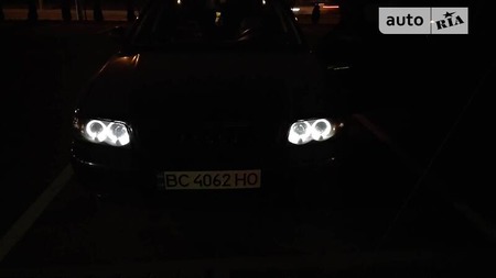 Audi A4 Limousine 1996  випуску Львів з двигуном 1.8 л  седан механіка за 3000 долл. 