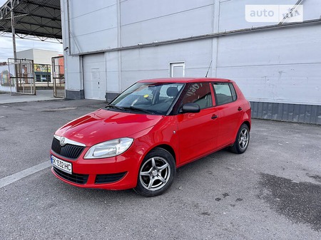 Skoda Fabia 2011  випуску Рівне з двигуном 1.6 л дизель хэтчбек механіка за 4899 долл. 