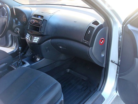 Hyundai Elantra 2008  випуску Київ з двигуном 1.6 л бензин седан механіка за 5700 долл. 