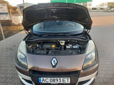 Renault Scenic 2011  випуску Луцьк з двигуном 1.6 л дизель універсал механіка за 6300 долл. 