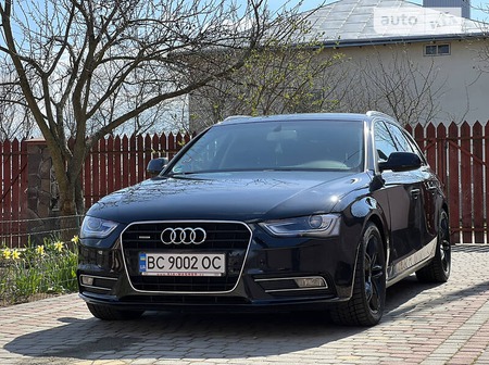 Audi A4 Limousine 2011  випуску Львів з двигуном 3 л дизель універсал автомат за 15900 долл. 