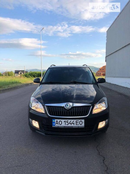 Skoda Fabia 2011  випуску Ужгород з двигуном 0 л дизель універсал механіка за 6750 долл. 