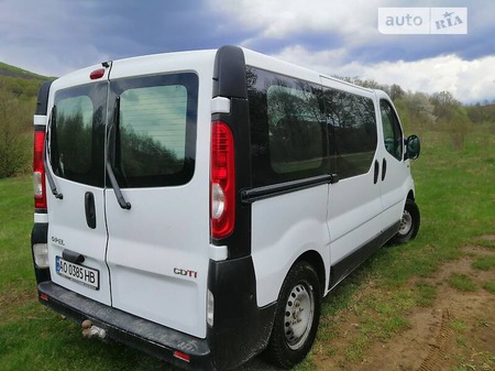 Opel Vivaro 2006  випуску Ужгород з двигуном 0 л дизель мінівен механіка за 7199 долл. 