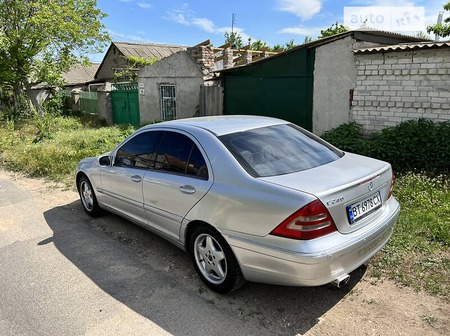 Mercedes-Benz C 240 2001  випуску Одеса з двигуном 2.6 л  седан автомат за 3700 долл. 
