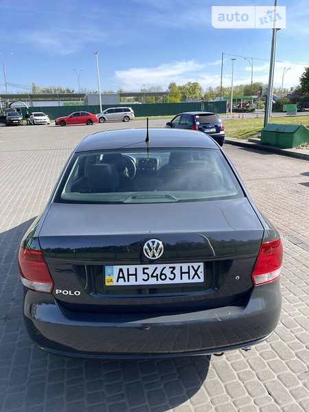 Volkswagen Polo 2013  випуску Київ з двигуном 1.6 л  седан механіка за 5999 долл. 