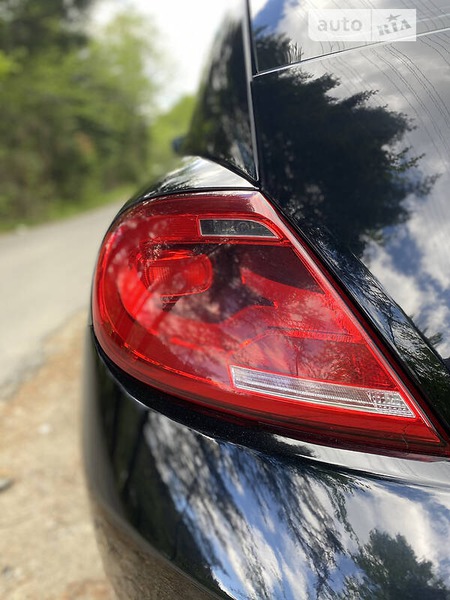 Volkswagen Beetle 2012  випуску Івано-Франківськ з двигуном 2.5 л бензин хэтчбек автомат за 10900 долл. 