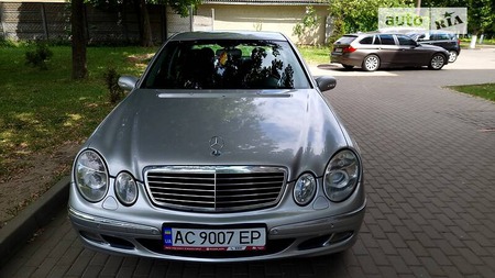 Mercedes-Benz E 220 2003  випуску Луцьк з двигуном 2.1 л дизель седан автомат за 5999 долл. 