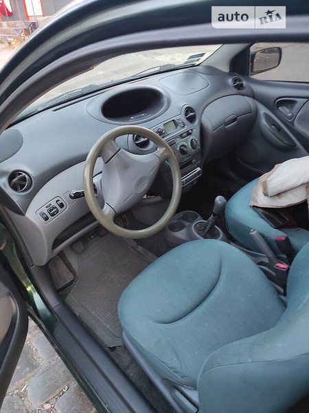 Toyota Yaris 1999  випуску Одеса з двигуном 1 л  хэтчбек механіка за 1500 долл. 