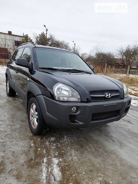 Hyundai Tucson 2007  випуску Івано-Франківськ з двигуном 2 л дизель позашляховик механіка за 9550 долл. 