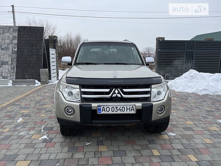 Mitsubishi Pajero 2007  випуску Ужгород з двигуном 3 л  позашляховик автомат за 13000 долл. 