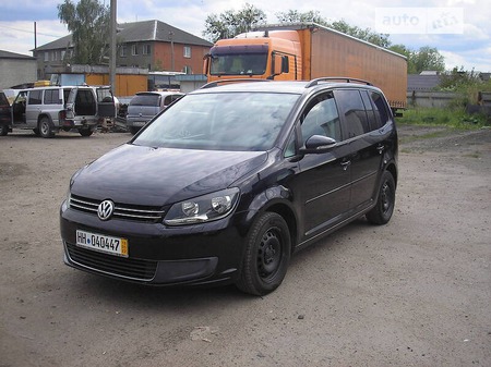 Volkswagen Touran 2011  випуску Луцьк з двигуном 1.6 л дизель мінівен механіка за 9700 долл. 