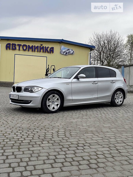 BMW 116 2007  випуску Львів з двигуном 1.6 л бензин хэтчбек механіка за 5900 долл. 