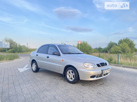 Daewoo Lanos 2005  випуску Ужгород з двигуном 1.5 л  седан механіка за 4100 долл. 