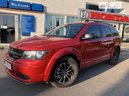 Dodge Journey 2018  випуску Рівне з двигуном 2.4 л бензин позашляховик автомат за 13900 долл. 