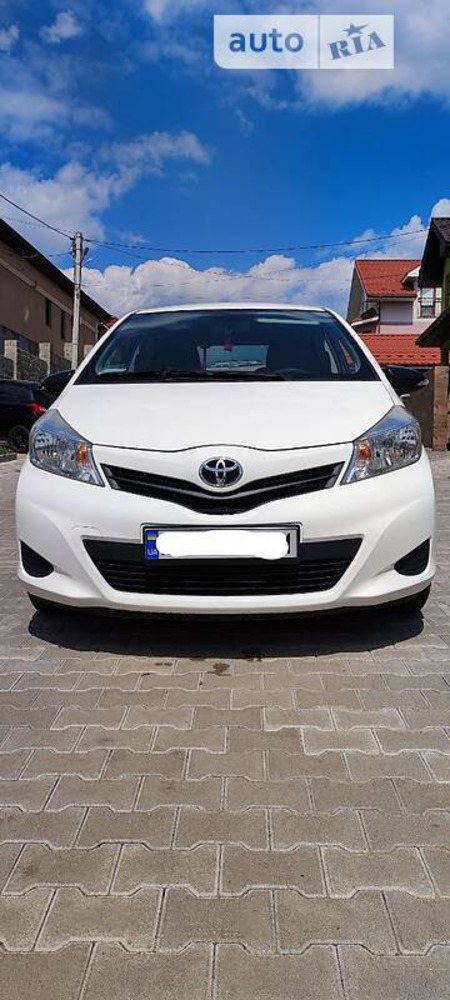 Toyota Yaris 2011  випуску Ужгород з двигуном 1 л бензин хэтчбек механіка за 7200 долл. 