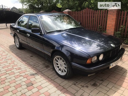BMW 518 1995  випуску Івано-Франківськ з двигуном 1.8 л бензин седан механіка за 1999 долл. 