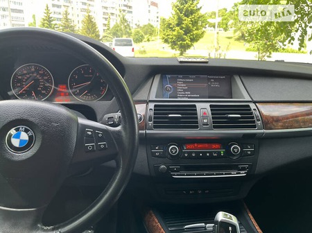 BMW X5 2011  випуску Львів з двигуном 3 л бензин позашляховик автомат за 16800 долл. 