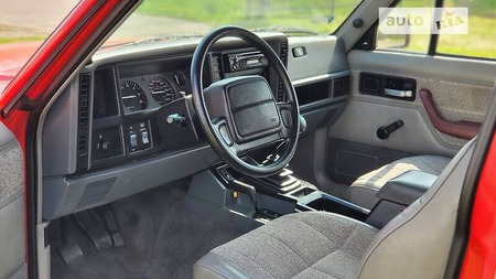 Jeep Cherokee 1995  випуску Луцьк з двигуном 0 л дизель позашляховик  за 4200 долл. 