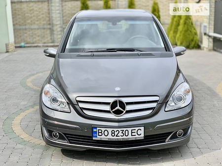 Mercedes-Benz B 200 2008  випуску Тернопіль з двигуном 2 л бензин хэтчбек автомат за 7700 долл. 