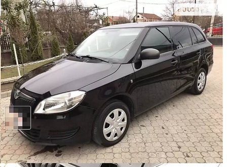 Skoda Fabia 2010  випуску Ужгород з двигуном 1.6 л дизель універсал механіка за 6499 долл. 