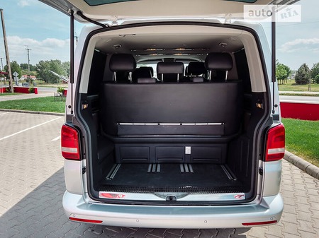 Volkswagen Multivan 2014  випуску Ужгород з двигуном 2 л бензин мінівен автомат за 28500 долл. 