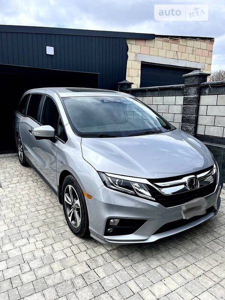 Honda Odyssey 2019  випуску Рівне з двигуном 0 л бензин мінівен автомат за 24000 долл. 