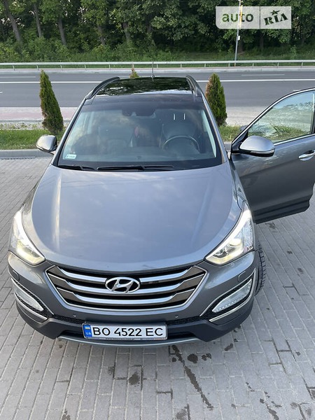 Hyundai Santa Fe 2015  випуску Тернопіль з двигуном 2.2 л дизель позашляховик автомат за 23900 долл. 
