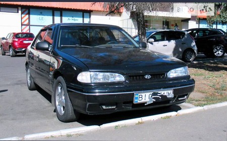 Hyundai Sonata 1993  випуску Полтава з двигуном 2 л  седан механіка за 2300 долл. 